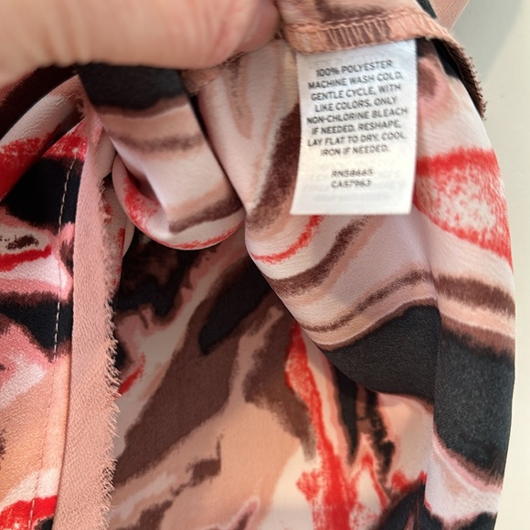 🦋 Halogen V Neck 🦋 - Picture 4 of 4